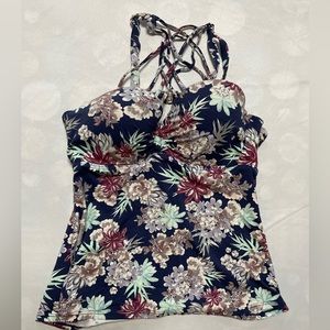 Ambrielle Tankini Top Size XL. Never Used. Cute Design. Slightly Adjustable.